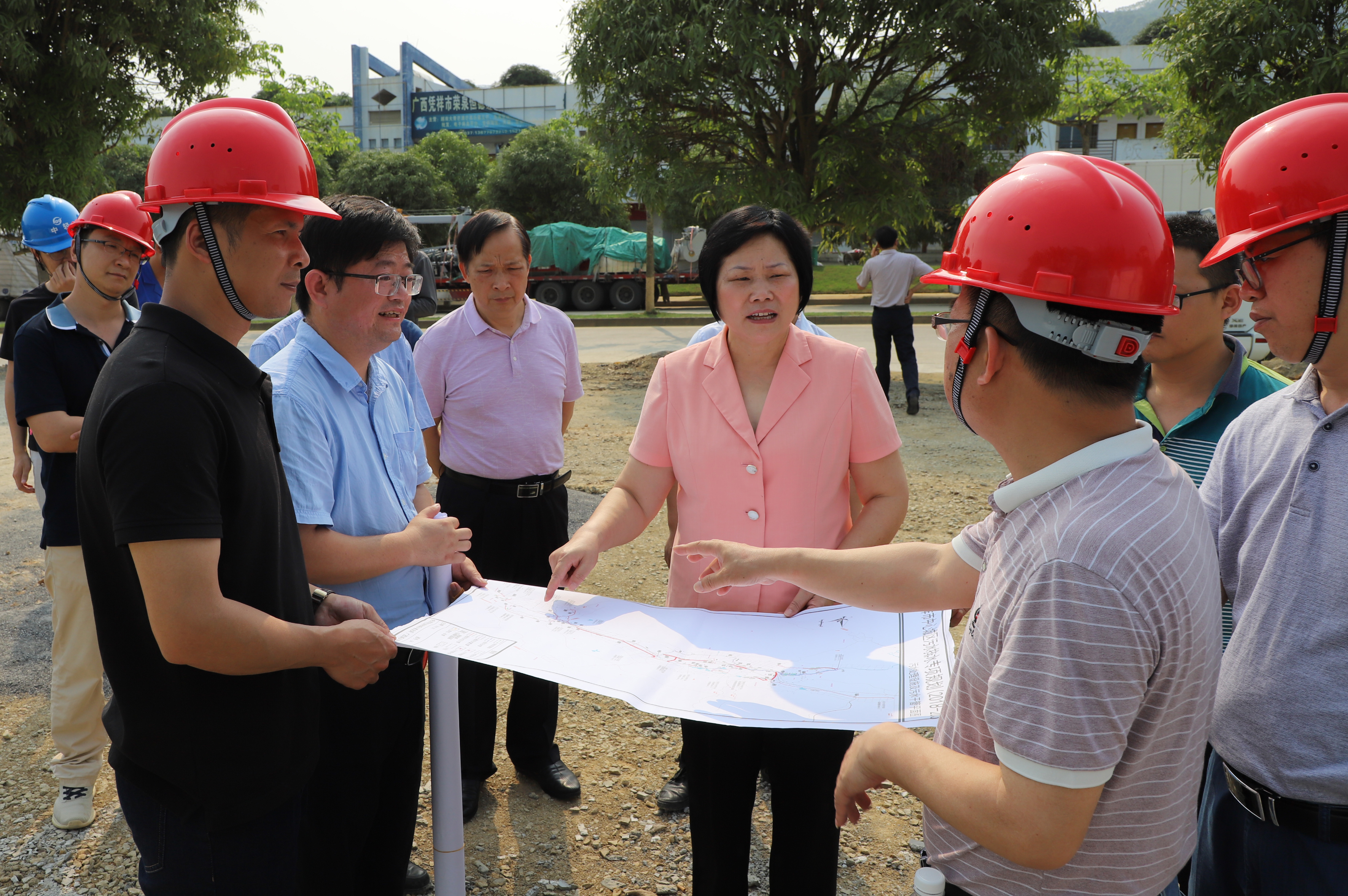 梁日端到凭祥检查指导工作